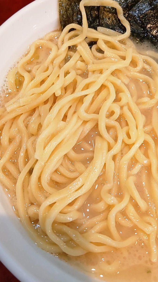 yokiecoco's tweet photo. 横浜ラーメン弐七家 MAIN BASE@横浜市旭区

今日は塩ラーメン🍜🍥を食べようと横浜ラーメン弐七家 MAIN BASE🍜🍥でランチ🍱にします🎵

詳細はブログを見て下さい🎵
　　　　　　↓　
アメブロ(ラーメンブログ)
https://t.co/TZ5zjjissQ

#横浜ラーメン #弐七家 #MAINBASE #家系ラーメン #ラーメン https://t.co/MS9Zd0cWnp