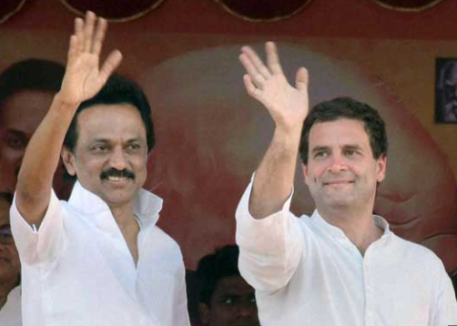 ராகுல்காந்தியை பிரதமர் வேட்பாளராக அறிவிக்க காங்கிரஸ் கட்சியினரே தயங்கியபோது சென்னையில் நடைபெற்ற மாநாட்டில் முதன்முதலில் ராகுல்காந்தி பெயரை பிரதமர் வேட்பாளருக்கு முன்மொழிந்தவர் மு.க.ஸ்டாலின்.

காங்கிரஸ்க்கு மாற்றாக மூன்றாவது அணி அமைக்க சந்திரசேகர்ராவ், மமதா பானர்ஜி உள்ளிட்டோர்