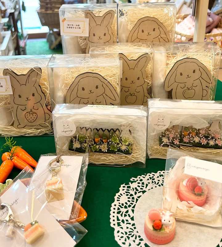 いちごうさぎ」さんから、心温まる作品たちが届きました♪ 裏側には