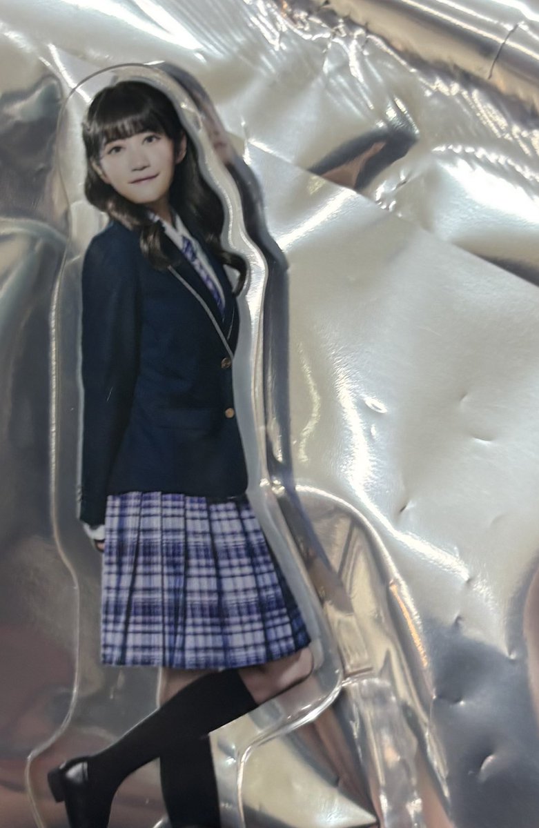 mslfi7's tweet photo. @ayaki_saki12111 初めまして。こんにちは。検索よりお声掛け失礼致します。 
当方、濱茜さんのアクスタを所持しておりますが、濱マイクと交換して頂くことは可能でしょうか？ 今劇場前でございます。
ご検討頂けますと幸いです。よろしくお願い致します。 https://t.co/oMfssriszO