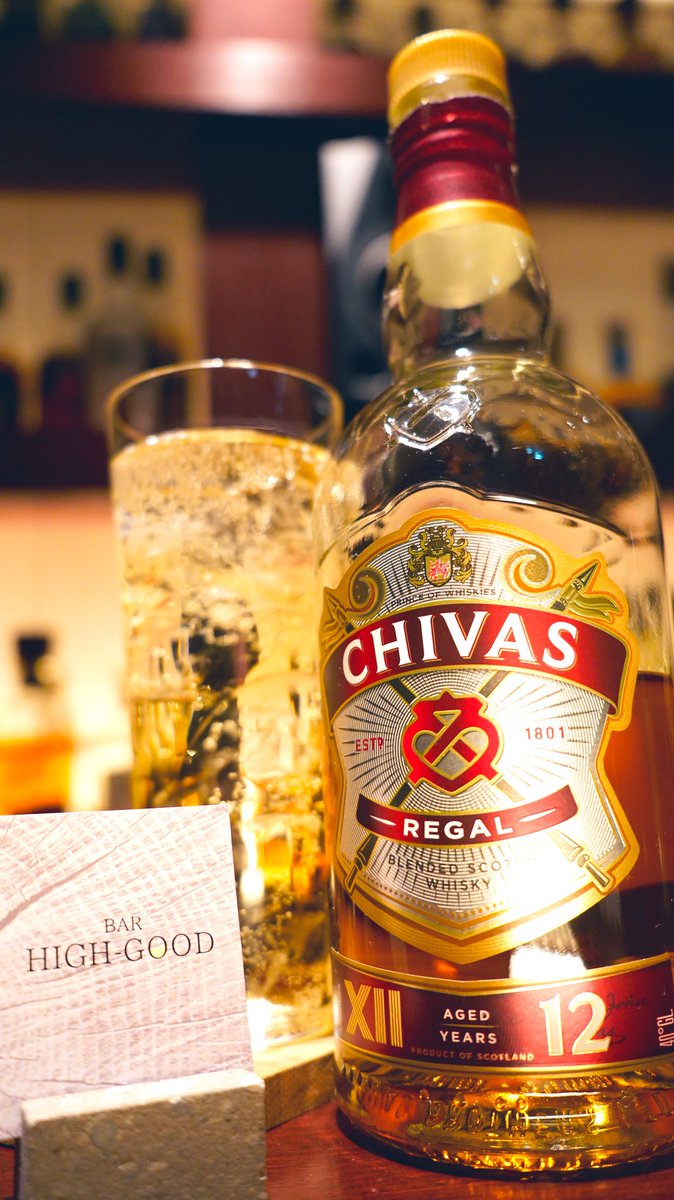 barhighgood44's tweet photo. CHIVAS REGAL AGE 12 YEARS
シーバス リーガル 12年
スコットランド、スペイサイド地区のブレンデッドウイスキー
キーモルトはストラスアイラ蒸溜所
グレーンウイスキーはストラスクライド蒸溜所など
りんごとナッツ🍎🥜
18時〜26時でお待ちしてます♫
#bar #whisky #chivas #Strathisla #nuts https://t.co/dY4NhfQzcc