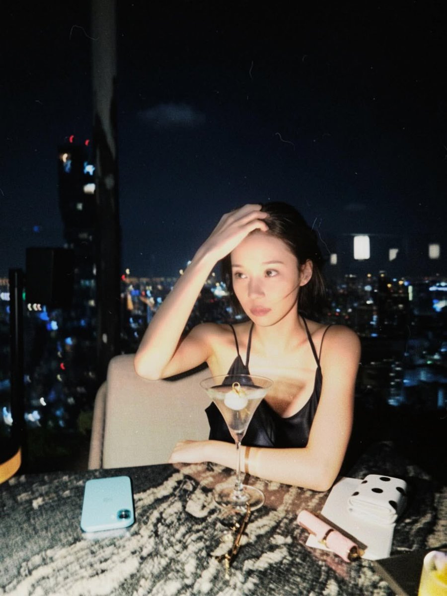 aespapic's tweet photo. #WINTER imwinter instagram update https://t.co/foJqBsnnXa