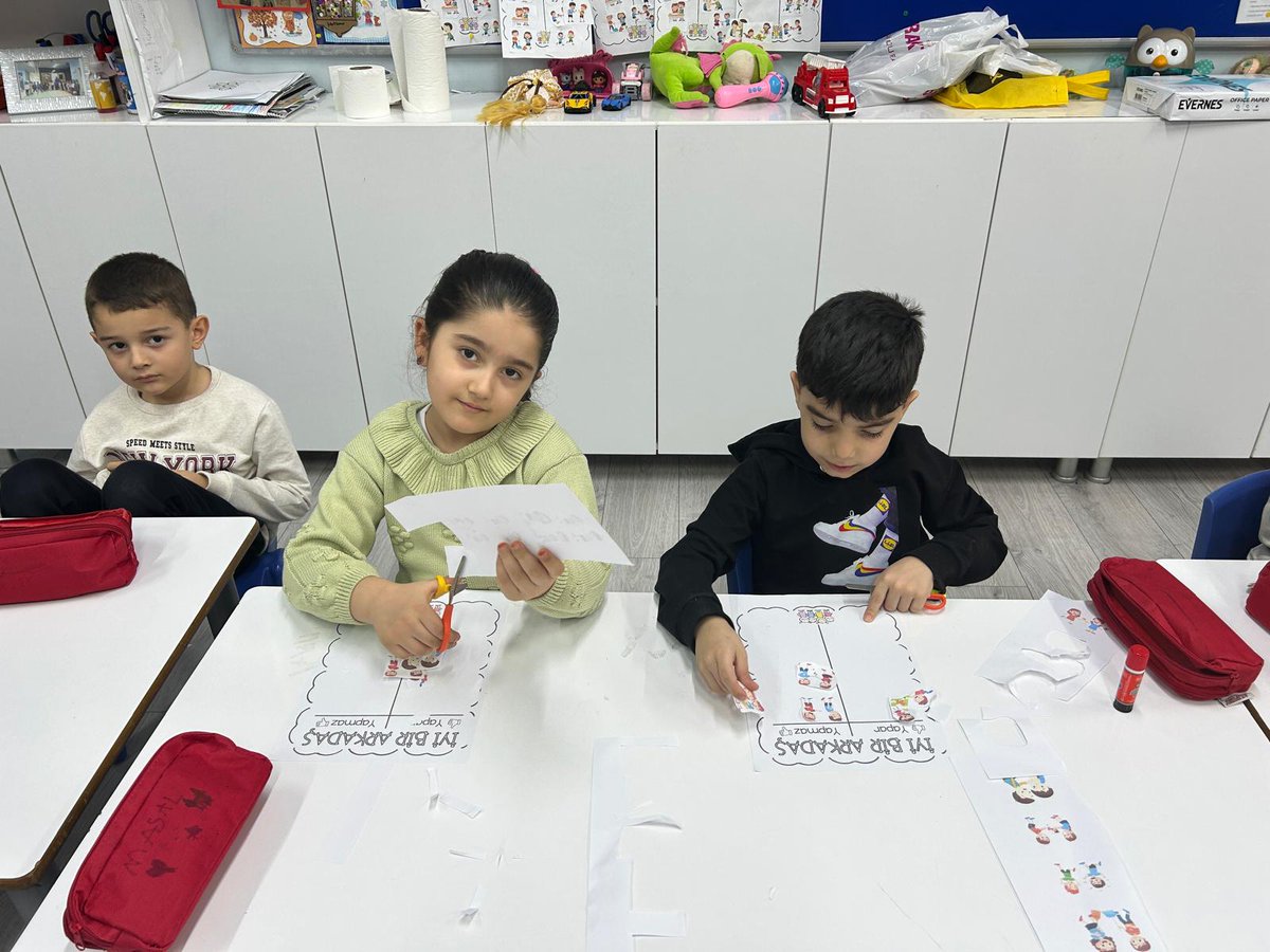 Güneş sınıfı öğle grubu Akran dostluğu projesi kapsamında Davranışlarımız ve iyilik kartları etkinliği 🌸

<a href="/Osmangazi_MEM/">Osmangazi İlçe Milli Eğitim Müdürlüğü</a> <a href="/MetinSEZER_16/">Metin SEZER</a> <a href="/msakarya6716/">Mustafa🇹🇷SAKARYA</a> <a href="/TurkeyGulbiye/">gülbiye türkey</a> <a href="/bursailmem16/">Bursa İl Millî Eğitim Müdürlüğü</a>