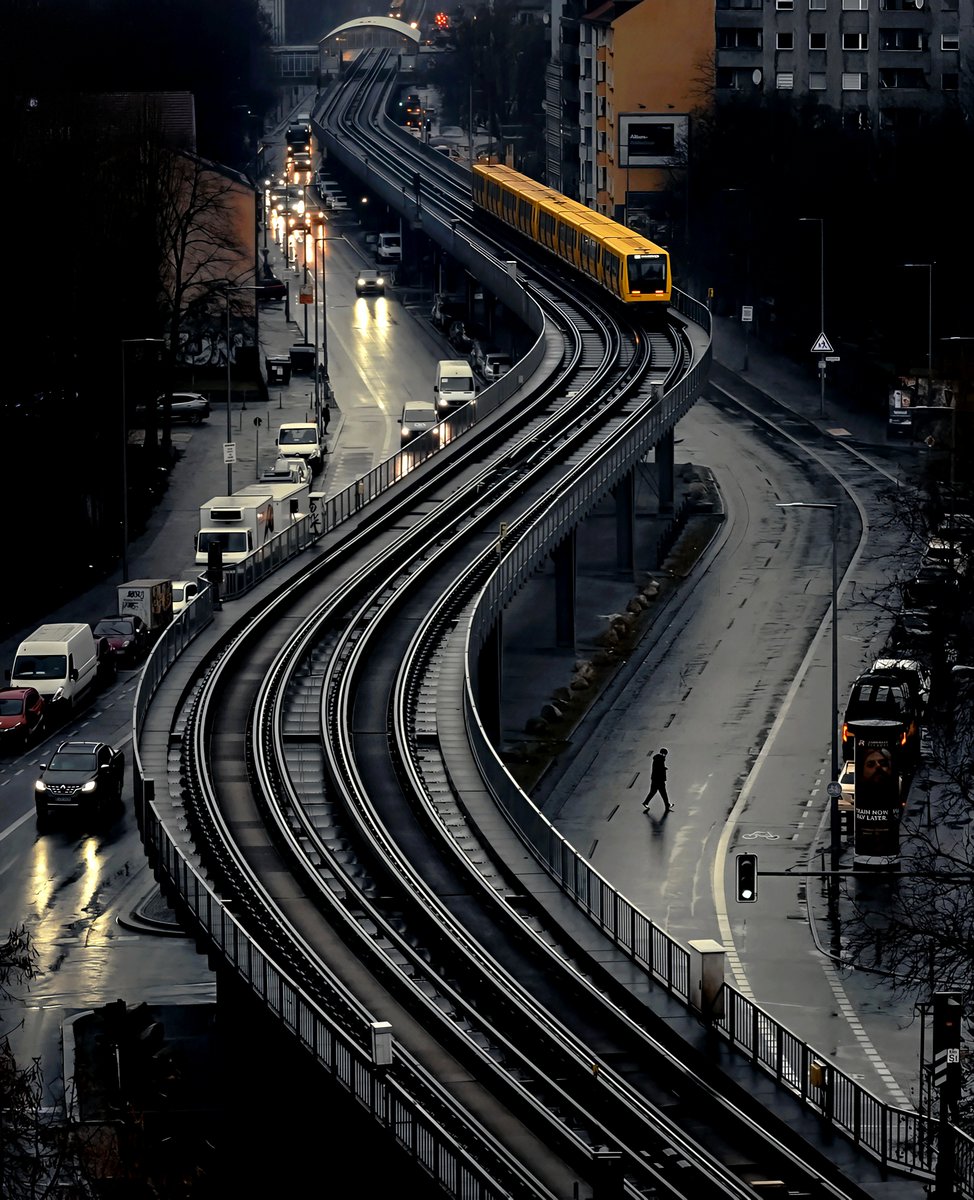 cameralab21's tweet photo. Roman Zumdiek  - Rainy Days in Berlin, Germany https://t.co/BzJhAVr6bO