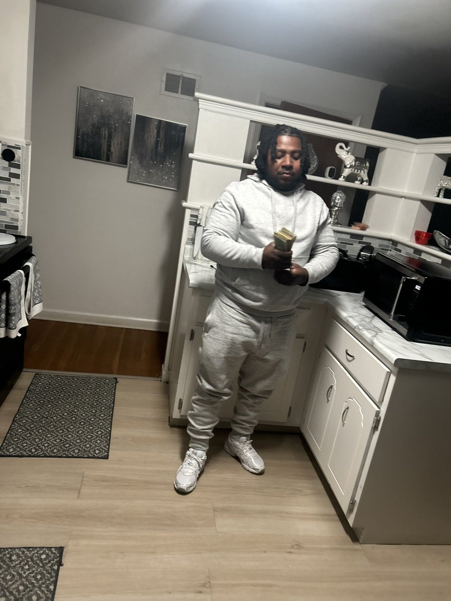 antonlatimore's tweet photo. Im f xxxx his bih on the low but what he don’t know won’t hurt em Im really “ 1 of them Ones “ https://t.co/0WcDAILcHM