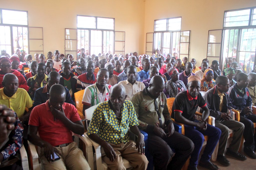 UbumweHebdo's tweet image. #Butanyerera: Mu ntumbero yo kwegereza ubutegetsi abenegihugu no kubasanga ku kivi,Buramatari w’Intara ya @PButanyerera Victor Segasago,yatanguye ingendo zo kugendera amazone kuri uyu wa 3 Ntwarante 2026.Urwo rugendo akaba yarutanguriye muri zone Nyagisozi, Komine #Busoni