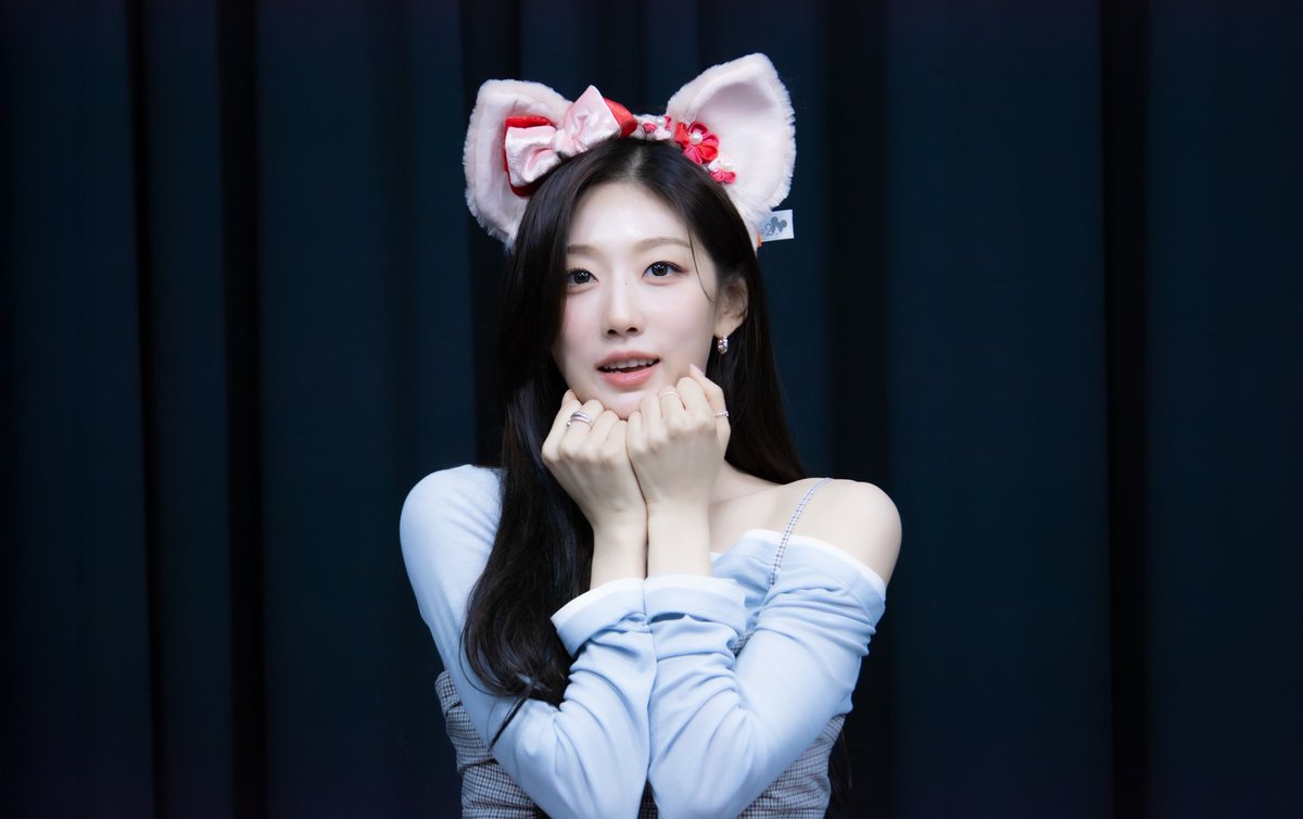 passkjm's tweet photo. 02.28 Slow moment 팬사인회 
#러블리즈 #정예인 #Yein #Lovelyz https://t.co/P07IGxSltP