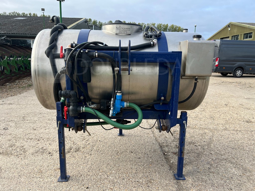 Doubleday Group tweet media