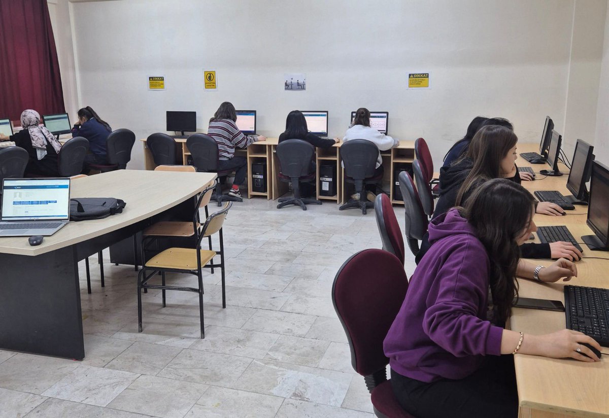 🌟 Kariyer yolculuğunun başında olan öğrencilerimiz için çalışmaya devam ediyoruz. 

Aksaray Çalışma ve İş Kurumu İl Müdürlüğümüz tarafından lise öğrencilerine "Mesleki Yönelim Test Bataryası" uygulandı. 

#MYTB
#MeslekDanışmanlığı
#İŞKURdaİşVar