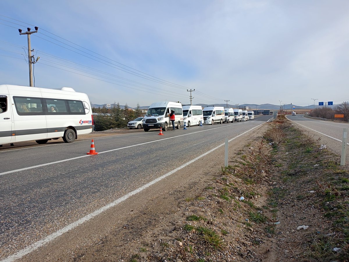 İl Millî Eğitim Müdürlüğümüze bağlı özel okullara öğrenci taşımacılığı hizmeti sunan servis araçları düzenli olarak denetlenmektedir.

Öğrencilerimizin güvenli, sağlıklı ve huzurlu bir şekilde eğitim ortamlarına ulaşmalarını temin etmek amacıyla denetimler, İl Millî Eğitim