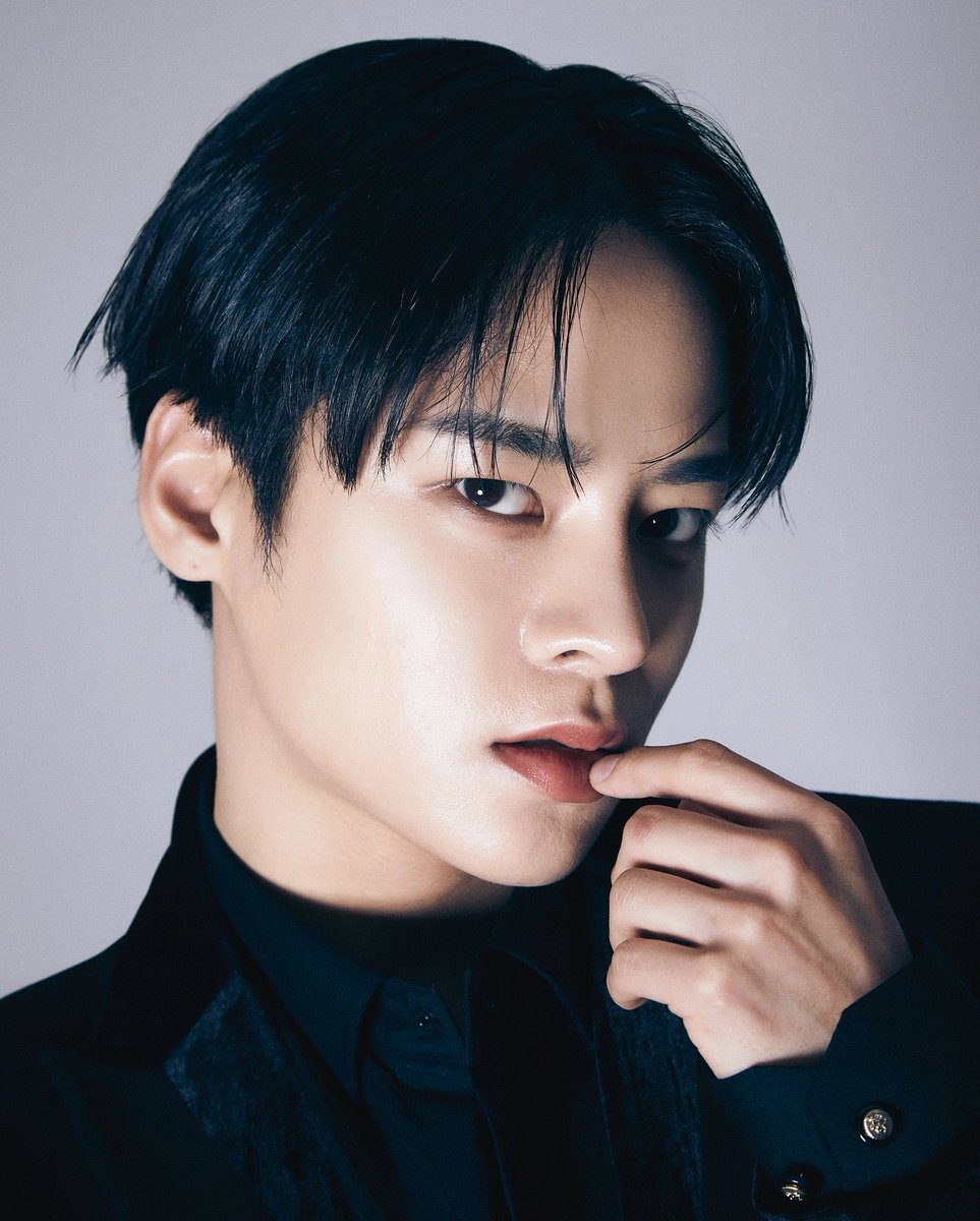 nugupromo's tweet photo. Happy World Hearing Day!

Today we recognize pioneering boy group Big Ocean and BATUCATA member and former BOYS24 contestant Kim Hongin and how far they have come in their respective careers. 

May they continue to be an inspiration to all of us. https://t.co/RcnPTWODis