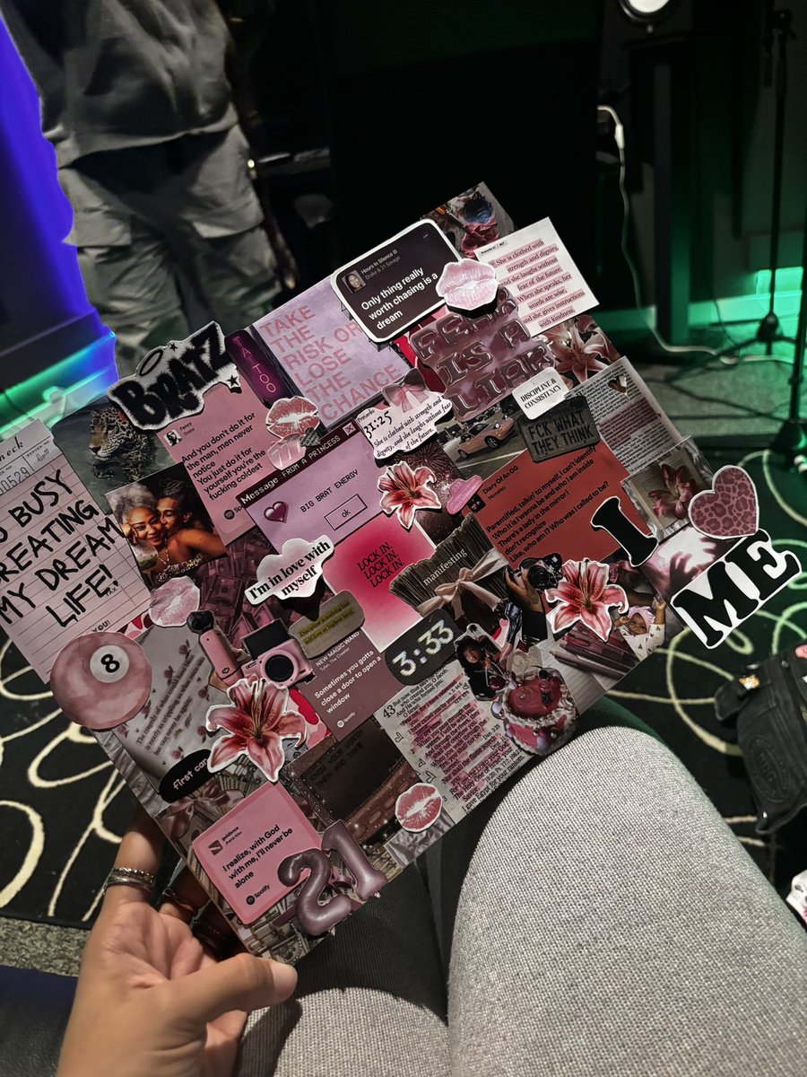 AaliyahDejanee's tweet photo. Are y’all seeing the vision?👀🔮🎀🌺🎱 https://t.co/JkNlWJpvzH