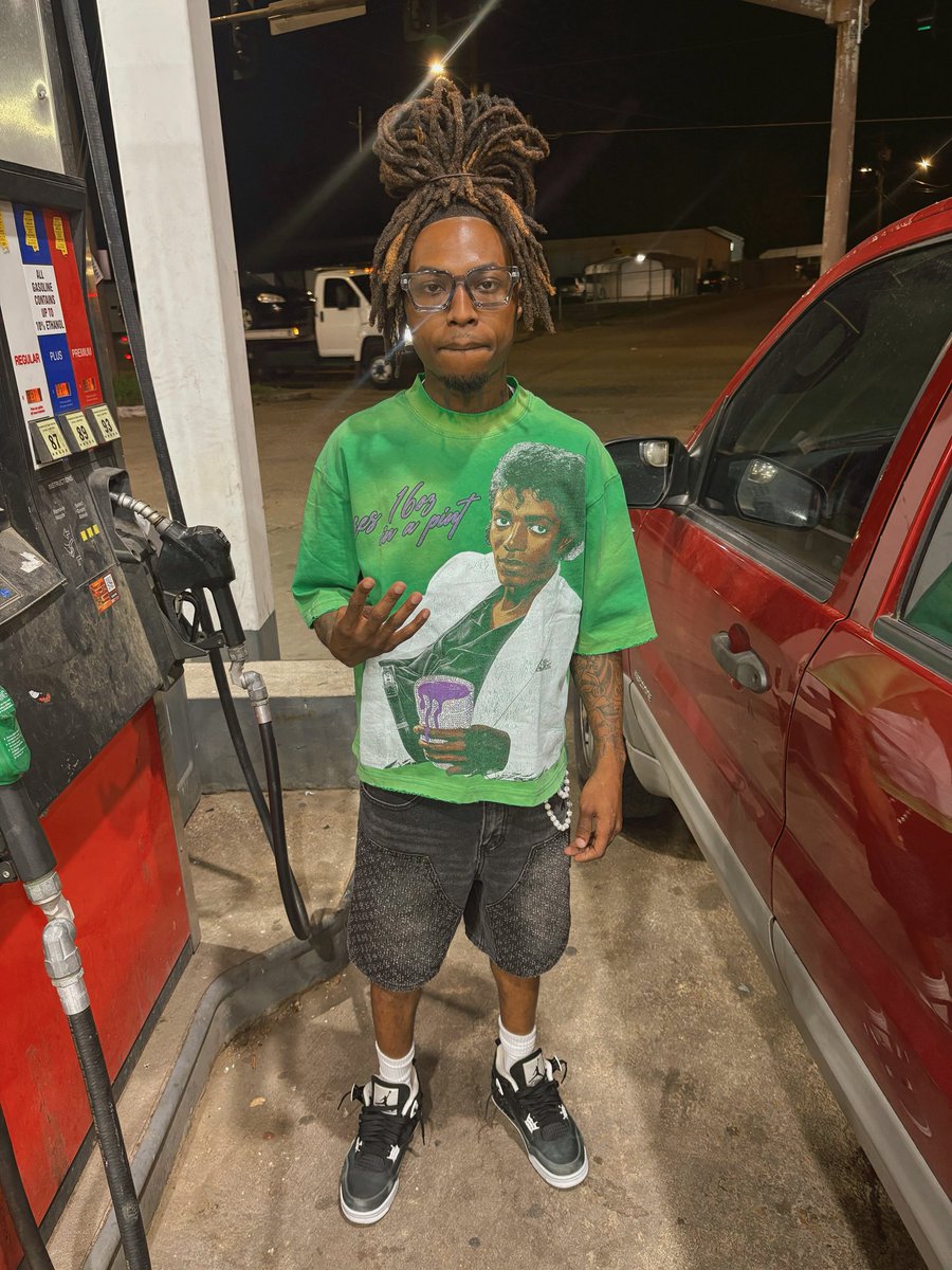 414Bank's tweet photo. Everybody speakin on me 🤷🏾‍♂️🙇🏾‍♂️ I get fly and pop it still 🥳🏧🖕🏾 #DTG #FULLUMINATI https://t.co/bM6gcUUMX6