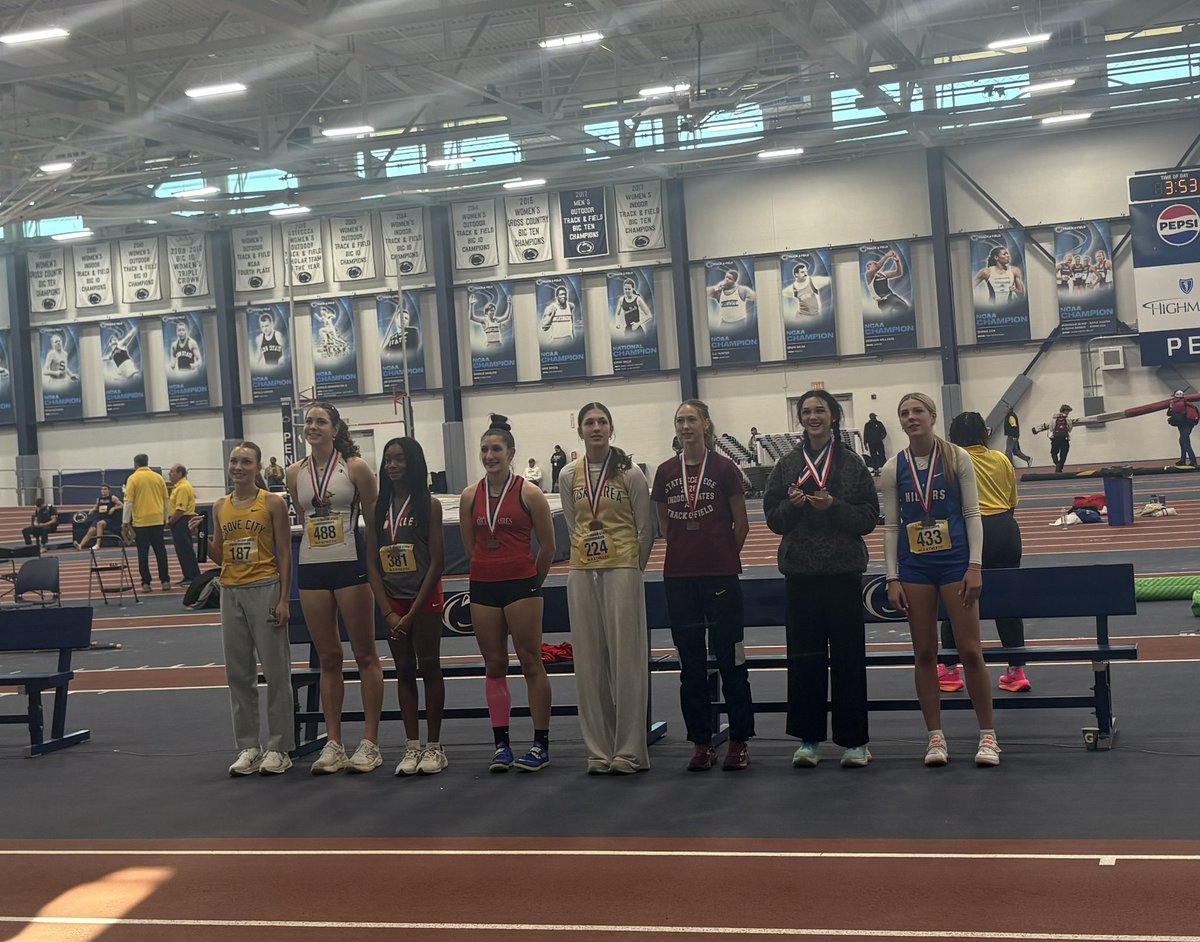 THStrack_field tweet media