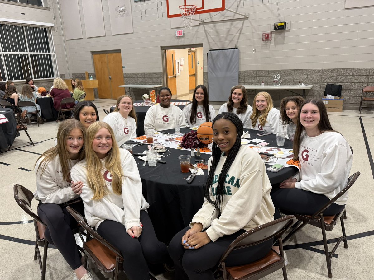 ghsladycathoops's tweet photo. Before leaving for Birmingham tomorrow, our girls and boys teams were able to enjoy an amazing meal provided by the following: 
Guntersville First Methodist Church
Paul Harris - State Farm 
Guntersville Electric Board
Foodland
Thank you so much to all of you for tonight!!🏀🐾 https://t.co/KTlCbKgIcL