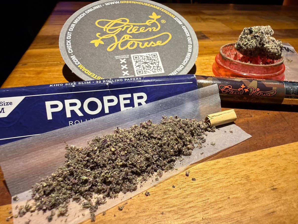 ProperPapers tweet media