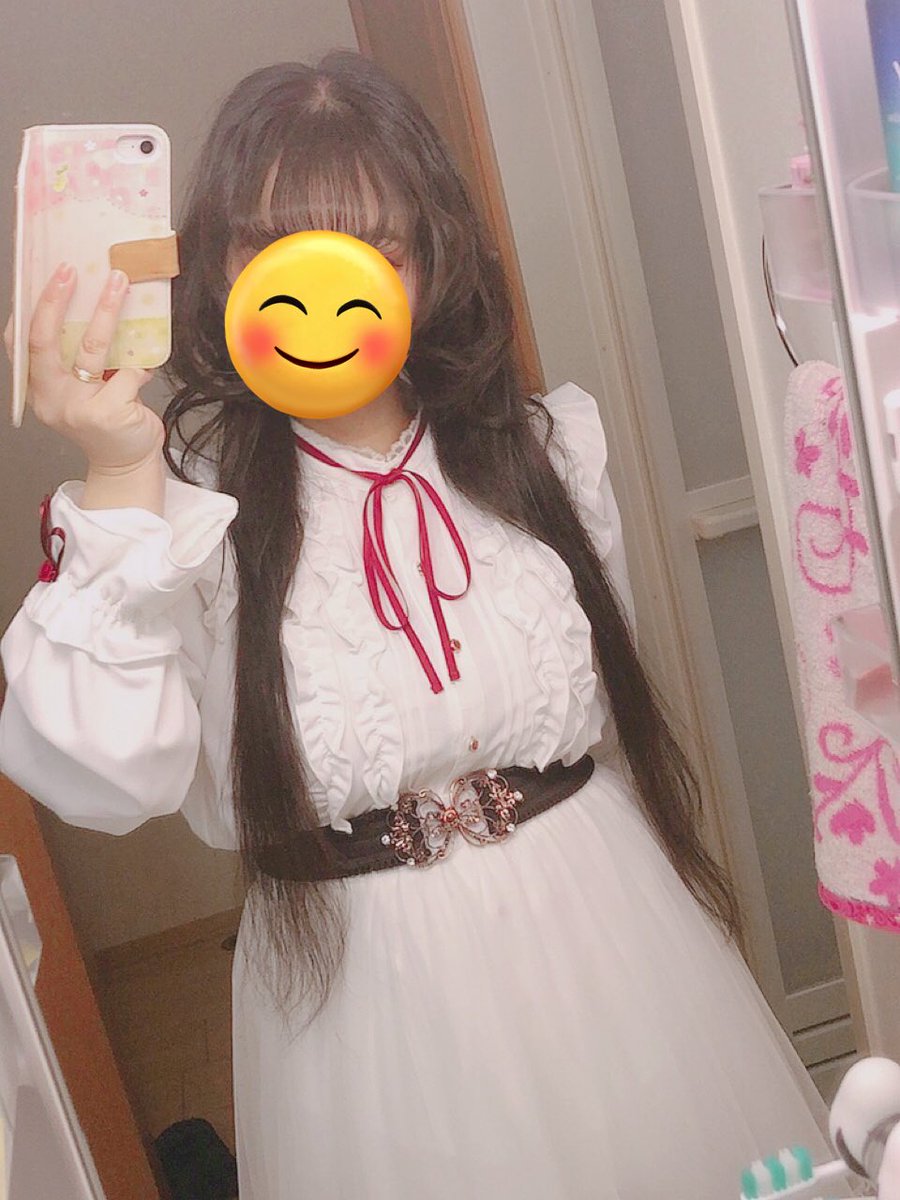 無事に電車乗り換え完了して駅ついたε-(´∀｀*)
今日は髪の毛クルクルしてみた‹‹\(´ω` )/››