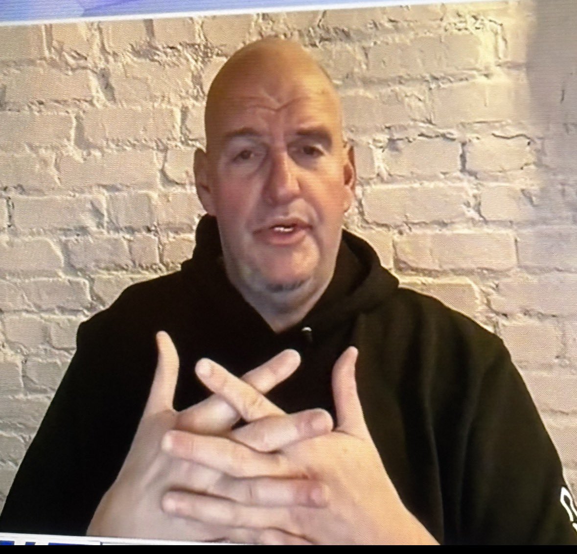 townside99's tweet photo. John Fetterman has the biggest hands I have ever seen. https://t.co/BE9NzC3Z6R