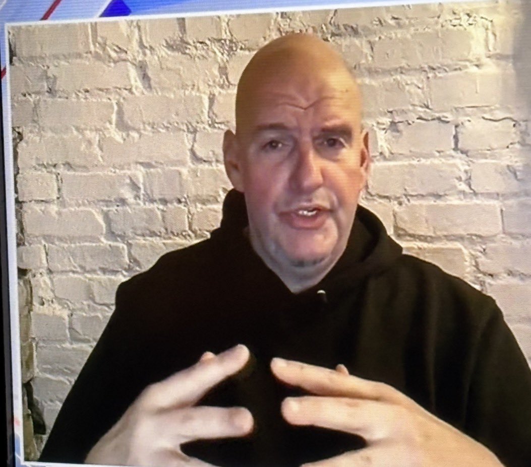 townside99's tweet photo. John Fetterman has the biggest hands I have ever seen. https://t.co/BE9NzC3Z6R