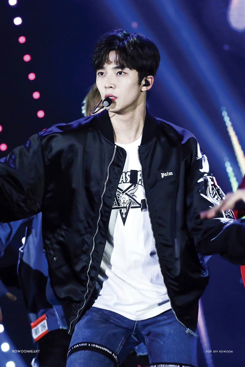 😍Rowoon 8 years ago today.. Which one?✨ #ROWOON #로운 #김석우