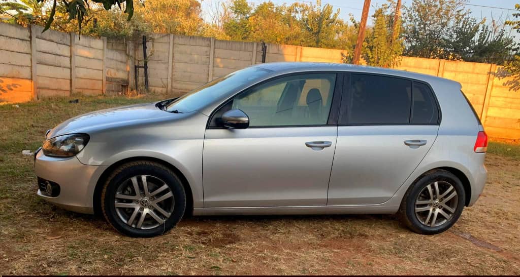 benhle_'s tweet photo. 🚗 VW GOLF 6 TSI  🚗
💰 Price: E78,000 🔥
✅ 1.4L Engine 
⚙️ Automatic Transmission
🕒 120,000 KMs 
✨ Accident-free 
❄️ Aircon Blowing Cold 
📱 Android Entertainment System – Stay connected and entertained
🛠️ Fully Serviced – With brand new tyres
🔧 Sealed Engine &amp; Gearbox 100% https://t.co/V2r89i904D
