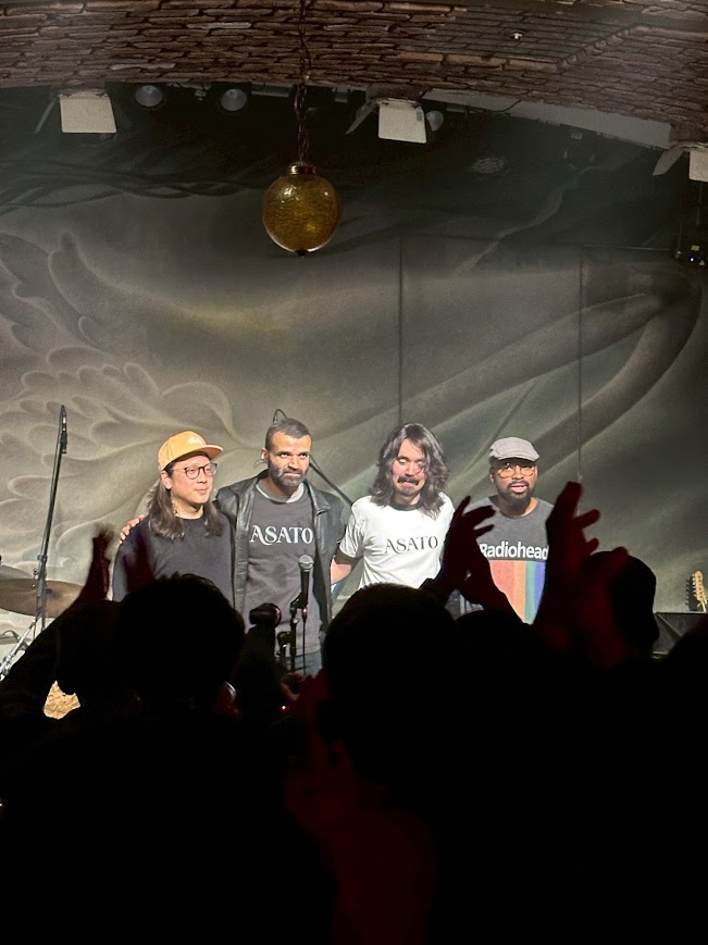 Xotique's tweet photo. 先日の来日ライブからマテウス・アサトさん(@mateusasato) EP-Proを導入いただいております🔥
それにしても上手すぎる・・・！
圧巻のステージングです🤔

👇Xotic EP-Pro👇
https://t.co/rxB5LjtfcC

#MateusAsato
#マテウスアサト
#Xotic
#EPPro
#Xotique https://t.co/e5WQ5Wo9cK