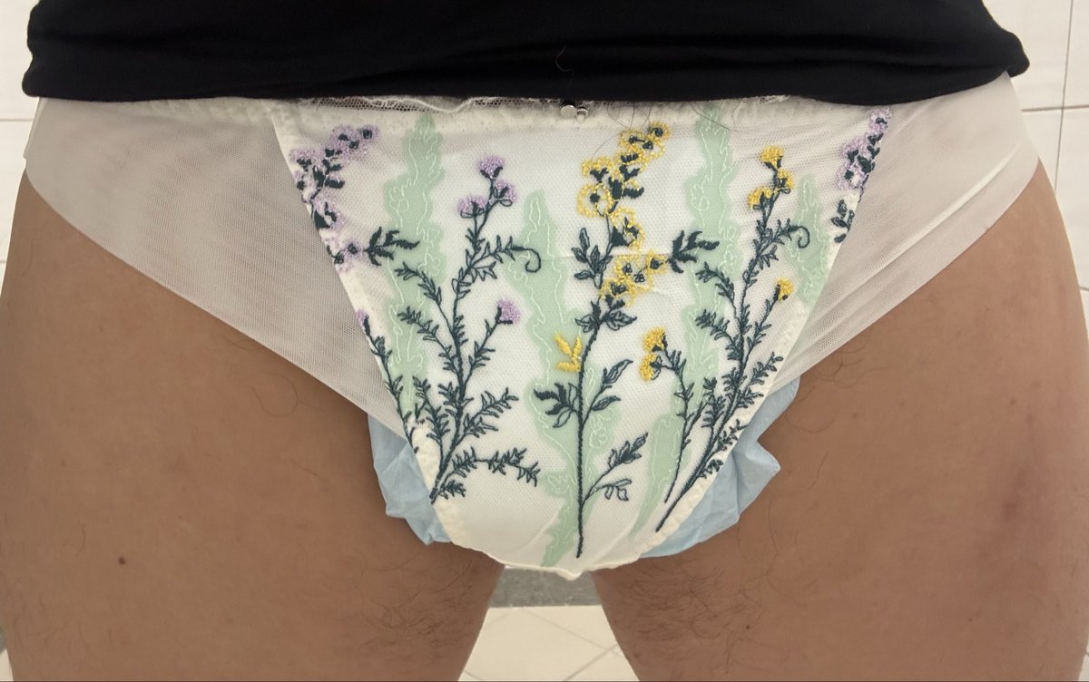stockwinwinwin's tweet photo. [生理陪伴週］ 
婆：既然你愛，就陪我一整週吧
我：⋯⋯
婆：來，自己挑你的內褲，穿上
         上班拍給我檢查
         看下班後你可以噴多少

#衛生棉 #maxipad #panty #生理フェチ #生理用ナプキン #パンティー    #下着   #lingerie https://t.co/EKDSeXHw4v