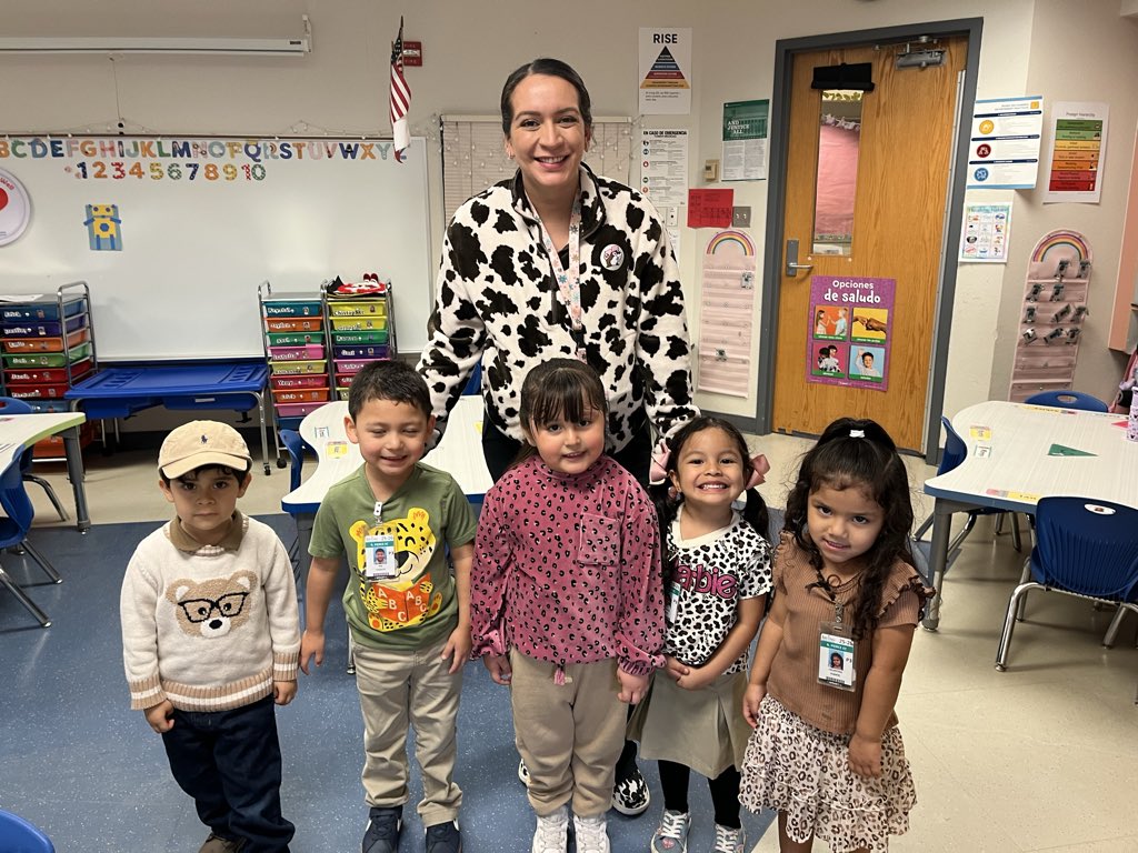 PierceECPandas's tweet photo. Read Across America Week!!! At Pierce ECS our Pandas 🐼  are Wild about Reading!!!  @IrvingLibraries @IrvingISD https://t.co/xXRbZG6qll