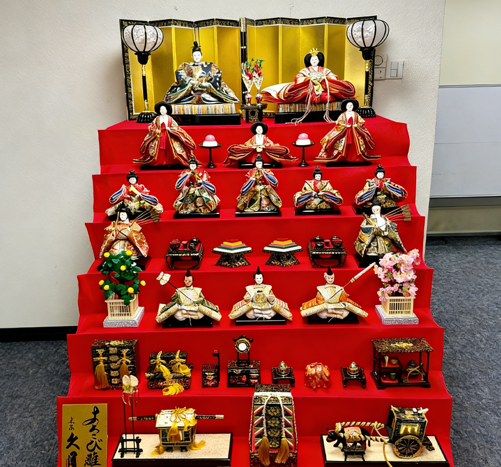 Lune_Aster's tweet image. Japan’s Hinamatsuri (Doll Festival) 🎎

Hina dolls, peach blossoms, and hishimochi—spring’s most graceful ritual is here.

Wishing every girl a life filled with warmth, joy, and endless blessings.

#Hinamatsuri #DollFestival #JapanSpring