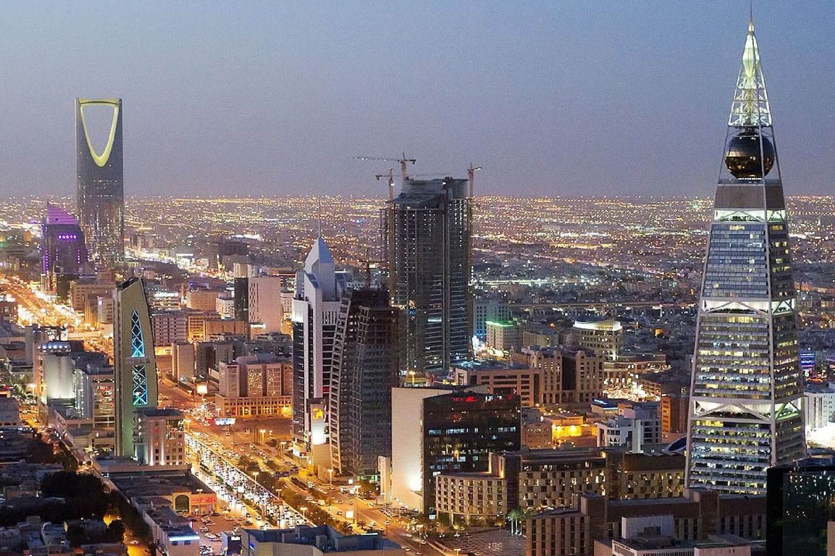 أكثر دولة فيها مغتربين يمنيين هي المملكه العربيه السعوديه
يتجاوز عددهم اكثر من خمسه مليون مغترب يمني
اللهم احفظها واحفظ أهلها وأحفظ كل مغترب.