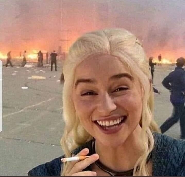 İsrail yanarken ben😂beter et Ya Rabbim🤲