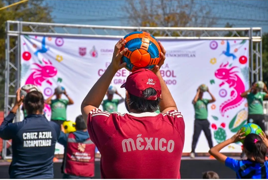 chavez33898's tweet photo. @DeporteCDMX Incluso fuimos a otras clases antes de que empezarán a decir que se necesitaba un codigo, pero el personal de indeporte y ponte pila no saben la dinámica pero nos hemos registrado en todas las listas https://t.co/h6jIjdWD3Z
