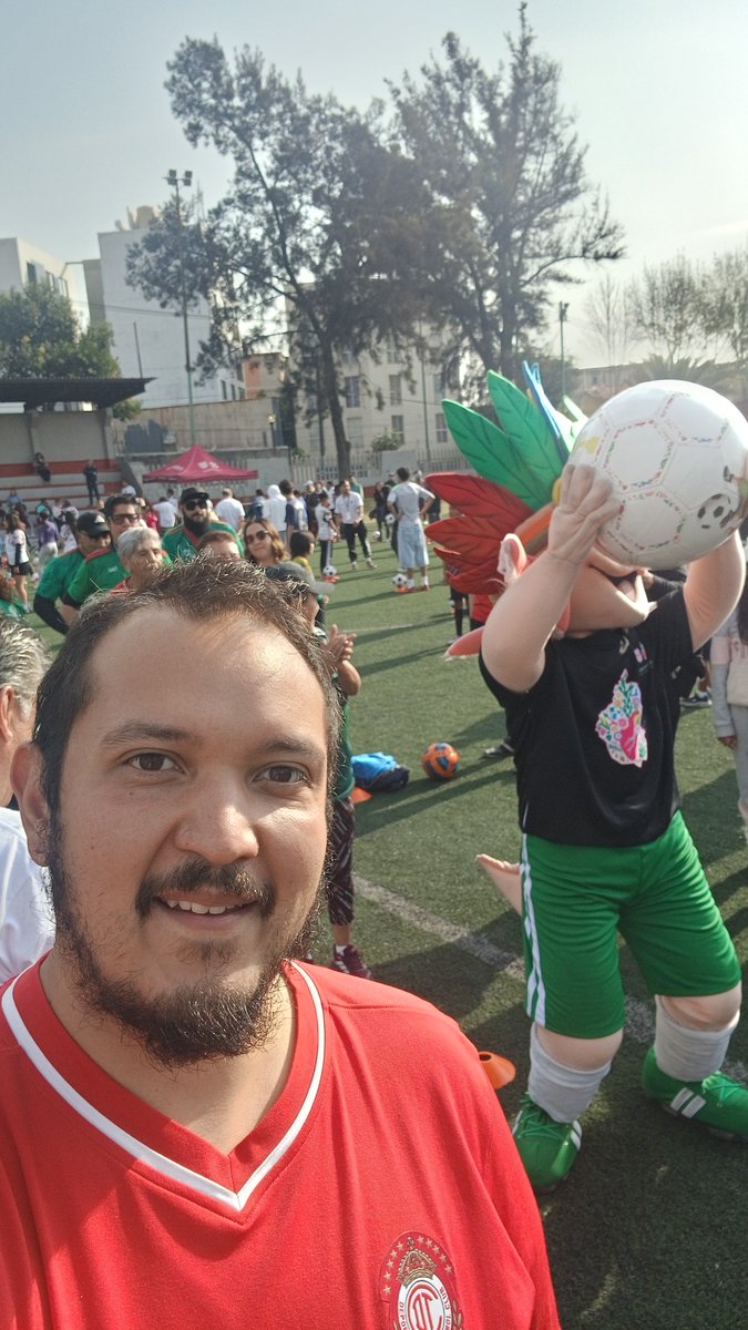 chavez33898's tweet photo. @DeporteCDMX Incluso fuimos a otras clases antes de que empezarán a decir que se necesitaba un codigo, pero el personal de indeporte y ponte pila no saben la dinámica pero nos hemos registrado en todas las listas https://t.co/h6jIjdWD3Z