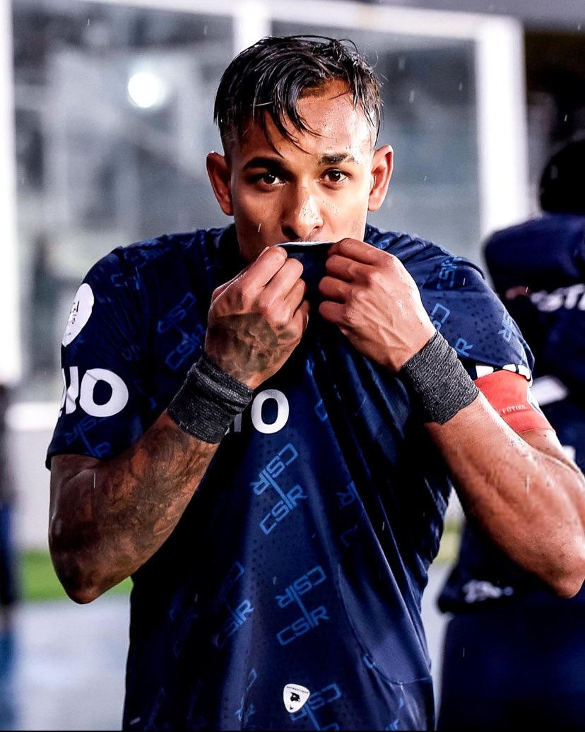 Agustín Vila, dirigente de <a href="/CSIRoficial/">Independiente Rivadavia</a> sobre el rumor de #Villa a #Boca: "No hay nada. Queremos que se quede y no sería bueno reforzar a un rival". 

#CiudadanoNews