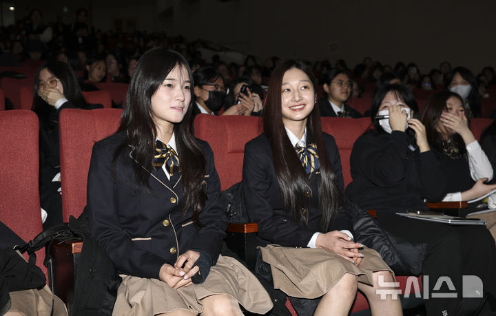 신지아 최가온 이 동갑내기 세화여고 같은 반 국가대표 친구 드디어 만난 거 너무 기쁘닼ㅋㅋㅋㅋㅋㅋ