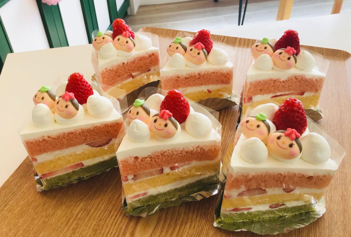 Sam997Uncle's tweet photo. 今日ひな祭りですね🎎
桜のシュークリームもスタートしました🌸
#ひな祭り #桜のシュークリーム https://t.co/9zNeyMCejp