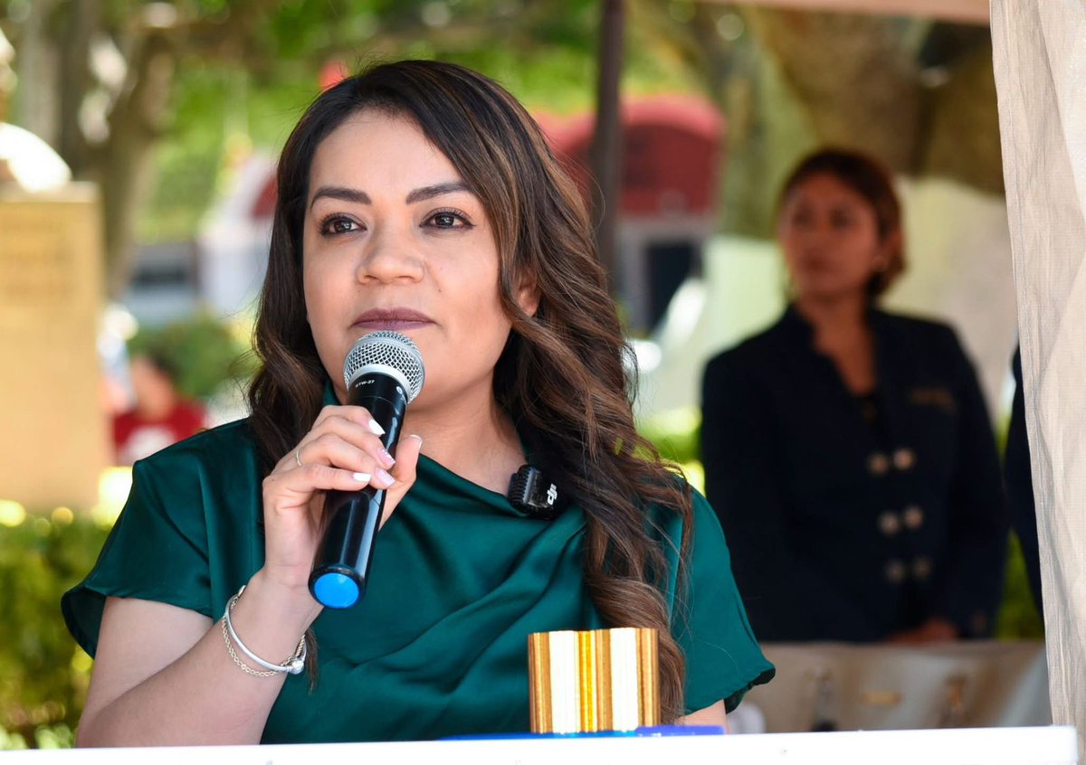 #CinthiaTeniente es excluida de reunión  de alcaldes con <a href="/LibiaDennise/">Libia Dennise</a> |
Denuncia bloques y facciones en Morena con la intención  de aislarla políticamente y, de paso, intentar afectar al senador <a href="/EmmanuelReyesC/">Emmanuel Reyes</a> 
"Eso no es unidad, eso es mezquindad", afirma Teniente