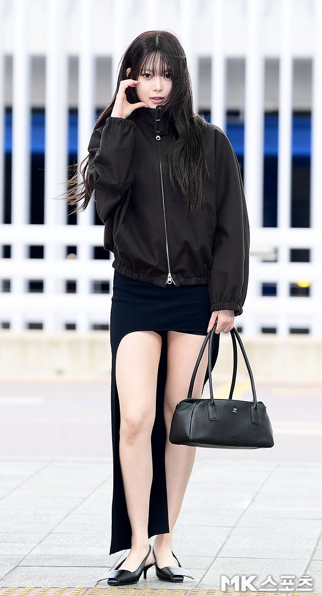 📸 [PRESS PHOTO] 260303

HONG EUNCHAE at Incheon International Airport departing for Paris to attend Paris Fashion Week 26F/W 🇫🇷!

HONG EUNCHAE to PFW26
#EUNCHAExCourreges
#EUNCHAExCourregesFW26
#HONGEUNCHAE #CourregesFW26 #Courreges