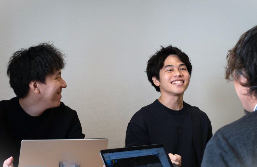株式会社アイシンが「未来を描く力」を組織に落とし込むために、バックキャスティングで未来像をつくり、感性とロジックを両立させた実践が興味深い。未来の生活や人物像を小説やビジュアルで表現し、単なる機能説明ではなく「共感」をつくった点が鍵？

記事はこちら👇
futures-literacy.jp/2026/01/future…