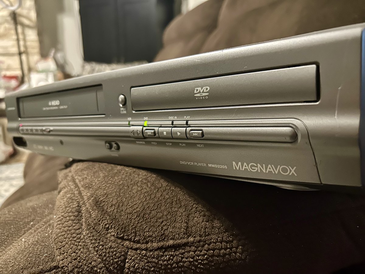 HyggeMan's tweet photo. Found Some Ancient Tech Today...From A Bygone Era
.
.
.
.
.
#PicOfTheDay #AncientTech #BygoneEra #ThriftStoreFind #AndItWorks #Magnavox #DVDVCR https://t.co/6INseQ5o64