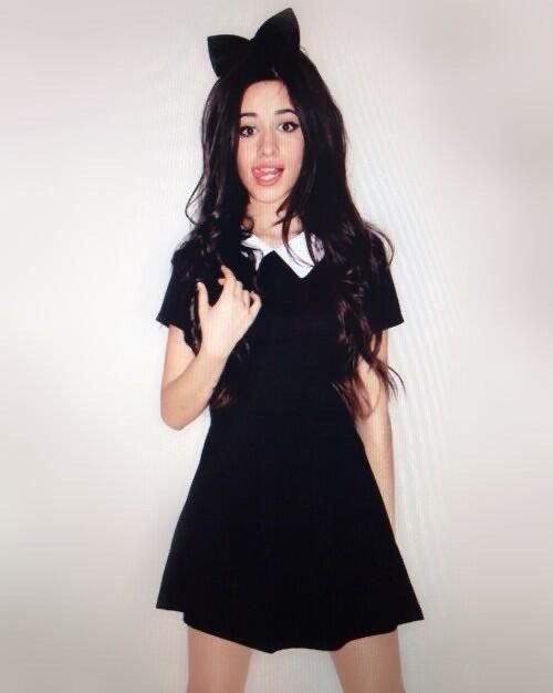 OPortalCs's tweet photo. Hoje o dia é dela!! ♥️

Da nossa Camila Cabello, a artista que a gente viu crescer, amadurecer e se transformar diante dos nossos olhos. Desde os tempos de Fifth Harmony até cada capítulo da carreira solo, nós estivemos aqui, acompanhando cada conquista, cada fase e cada recomeço.

A gente vibrou com cada lançamento, se emocionou com as letras mais sinceras e aprendeu com a força que ela demonstra mesmo nos momentos difíceis.

Mais do que números e prêmios, o que nos prende é a verdade que ela coloca na música e a maneira como ela nunca deixou de ser coração. E é por isso que seguimos aqui e vamos continuar, em cada novo passo, em cada nova era, apoiando e acreditando nela.
São anos caminhando junto, torcendo, defendendo e celebrando cada vitória.

Feliz vida, Camila! Obrigada por crescer com a gente e permitir que a gente cresça com você. ♥️