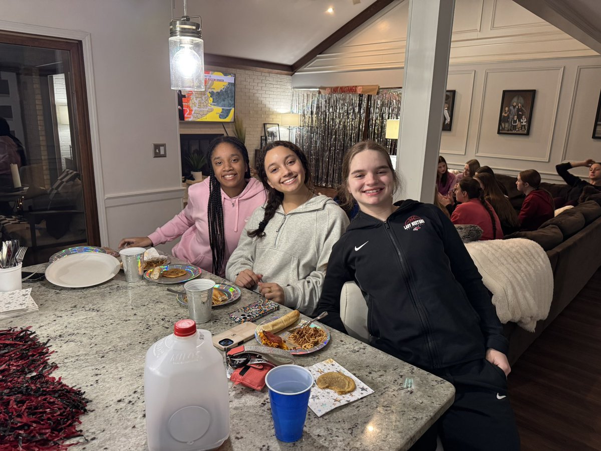 MCHS Lady Mustangs tweet media