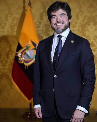 🟣 Según fuentes de <a href="/Adnecuadorok/">AdnEcuadorOk</a>, José de la Gasca, exministro de <a href="/MinGobiernoEc/">Ministerio de Gobierno Ecuador</a> del presidente <a href="/DanielNoboaOk/">Daniel Noboa Azin</a>, habría ingresado hoy su formulario y carpeta para postularse como próximo Fiscal General del Estado.