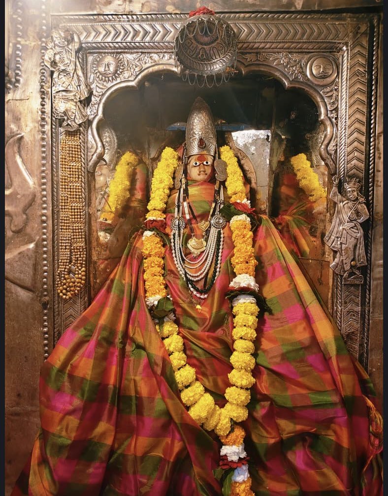 12Jyotirling's tweet photo. श्री ॐकारेश्वर ज्योतिर्लिंग मंगला आरती श्रृंगार | 03.03.2026

Shri Omkareshwar Jyotirlinga Mangala Aarti Shringar | 03.03.2026 https://t.co/nlOFtSAQua