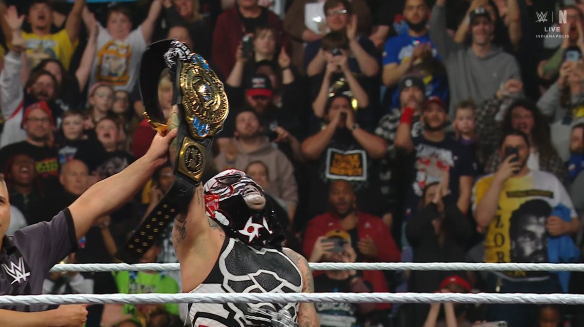 Sean Ross Sapp of Fightful.com tweet media