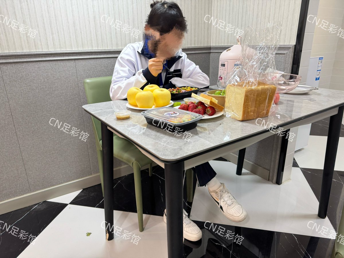 cnzcgyc's tweet photo. 青春活力少女的金粒餐。 https://t.co/v2axP4lKPm