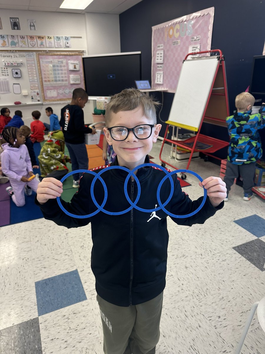 Mrs. Mueller tweet media