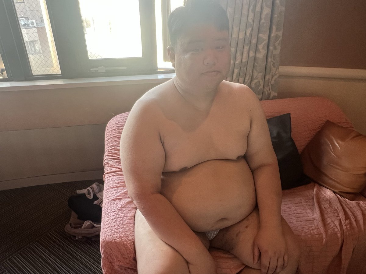 natyan0211's tweet photo. 脂肪のお陰で変にモザイクかけなくていいのありがたい笑 https://t.co/3NFzU7svh8