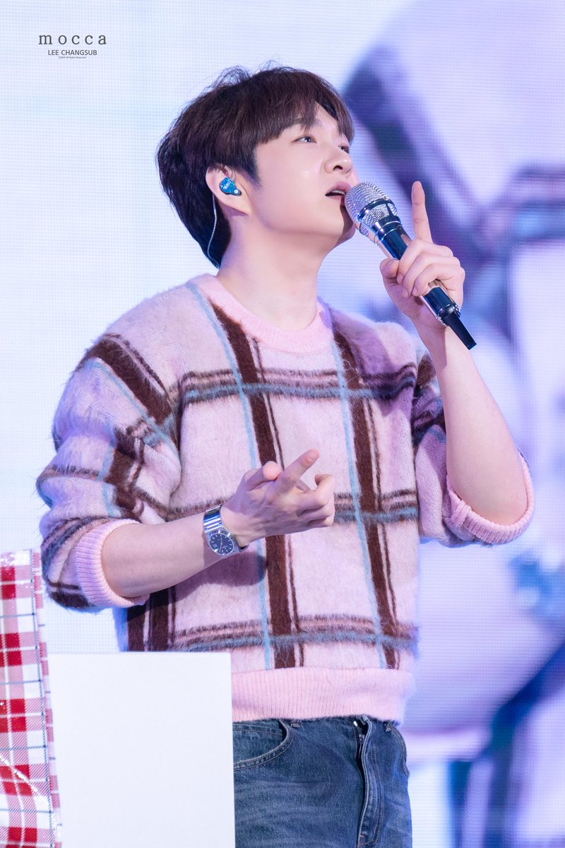 ᴍᴏᴄᴄᴀ☕️ tweet media