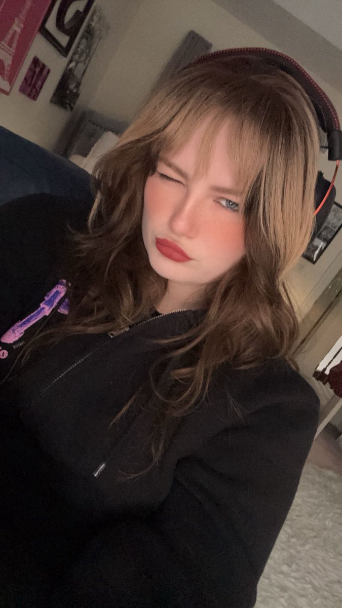 sophionic tweet media